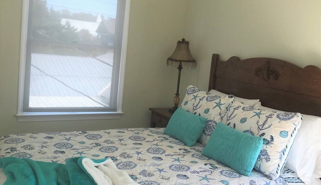 Location Location-Step directly out on N.Main Street to shopping & restaurants,