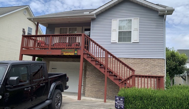 Location, Location, Location! Great for Family & Friend Gatherings
