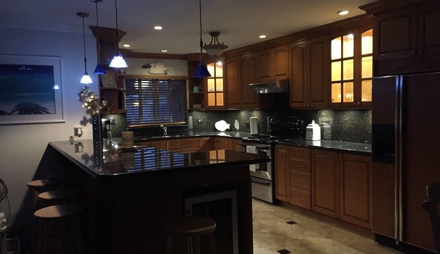 Location,location, location!Amazing Pool, Minutes Away From White, Sandy Beaches