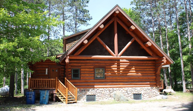 Location! Location! Location! Lodge home sleeps up to 16, walking distance to CM