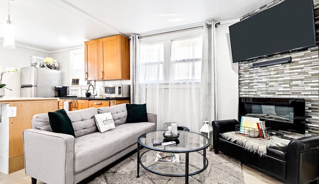 Location & Luxury - Welcome to your private suite!