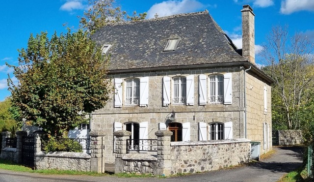 Location Nature en Auvergne à Menet, Cantal