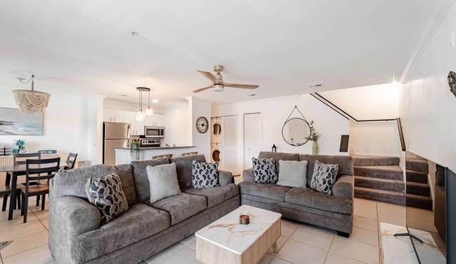Location! Pickleball, Kayak, Legacy Trail, Beaches, Downtown