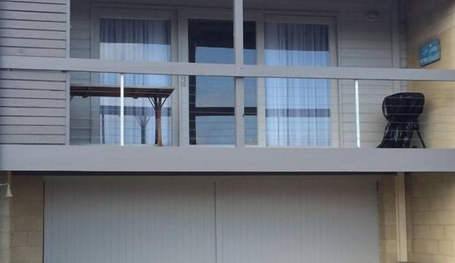 LOCATION PLUS! - Everything At Your Doorstep