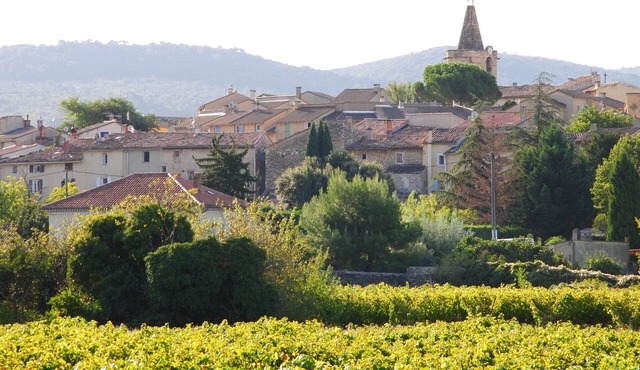 Location pour 6 personnes dans un village du Vaucluse, entre Luberon et Ventoux