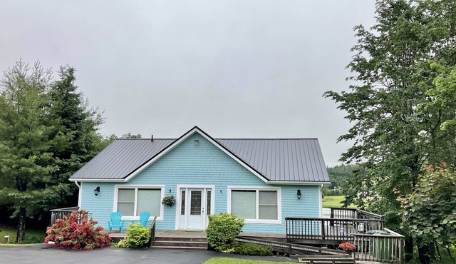 Location! Restaurants, Shops, and Parks, All Within Walking Distance!