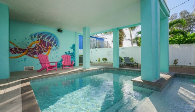 Location! Rooftop! Walk to Restaurants + Bars!