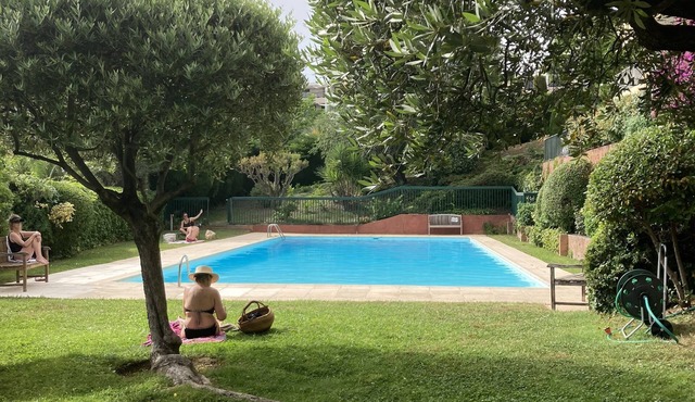 Location Saisonnière Appartement Avec Terrasse vue Mer, Résidence Avec Piscine