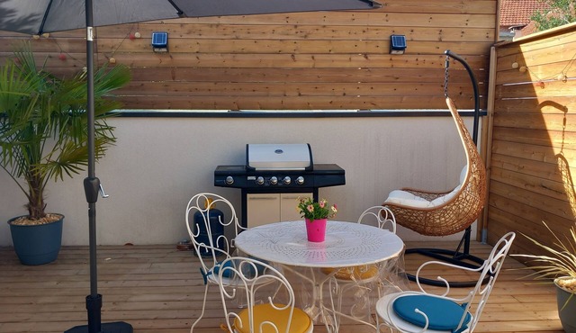 Location Saisonnière en Pierre à 2 pas de la Forêt Avec Terrasse Privative