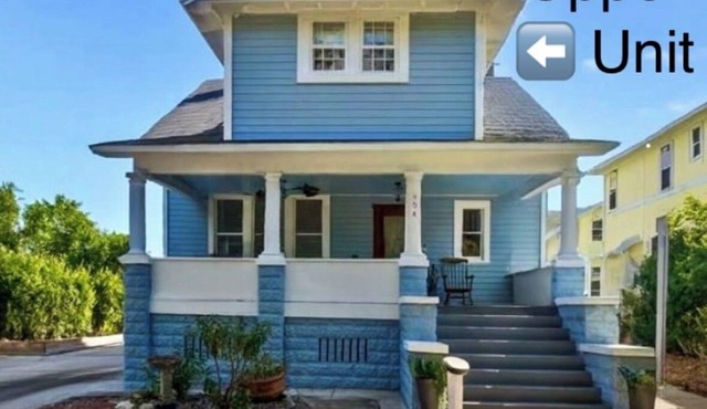 Location! Tremain-Slack House Upper Level Duplex 2 bed/1 bath (sleeps 5) ONE BLOCK from the heart of historic downtown Mount Dora