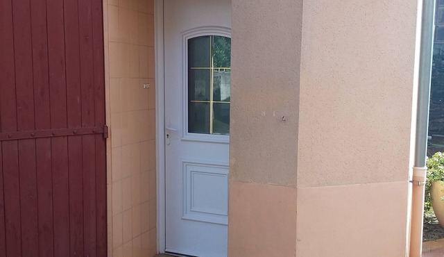 Location Vacances Appartement Dans Maison Village. Au Pays des Raspes du Tarn