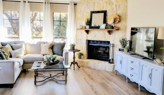 🌟LOCATION! Very Nice 2 BD 2BA Directly Across From Resort-Pool Grill Sleeps 6🏊