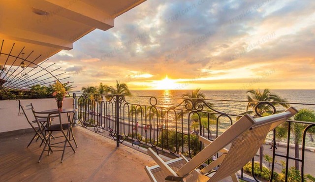 Location & View ! Luxury Oceanfront Condo, Downtown Puerto Vallarta on Malecon *