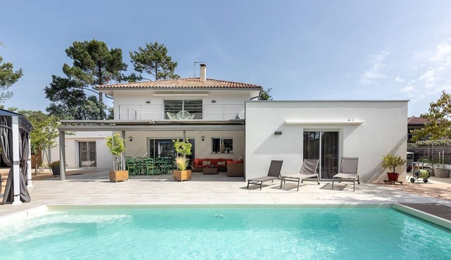 LOCATION VILLA MIMIZAN PLAGE 10 PERSONNES 5 CHAMBRES 3 SALLES D'EAU PISCINE SPA