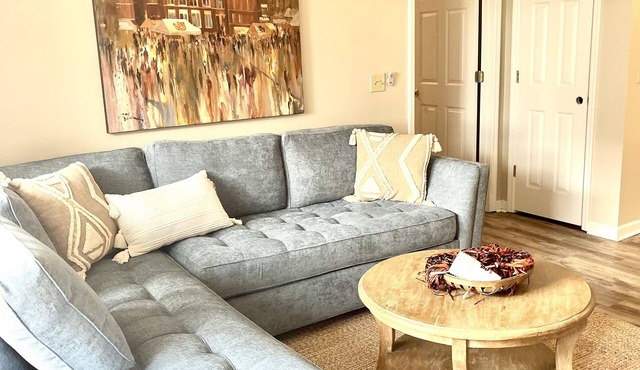 LOCATION! | Walk to Stadium and Toomer’s | Cozy 4BR Condo in the Heart of Auburn