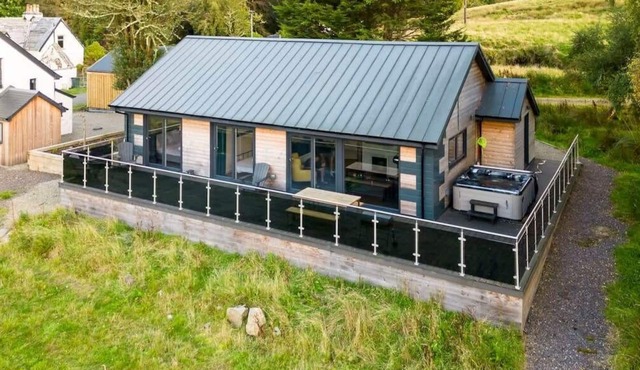 Loch Awe Lodge with Stunning Views Ardbrecknish