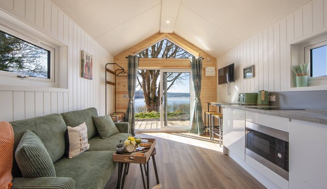 Loch Fyne Bothy -Pet Friendly - a bothy that sleeps 2 guests in 1 bedroom