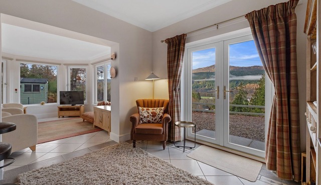 Loch Ness Views Holiday Home with Hot Tub