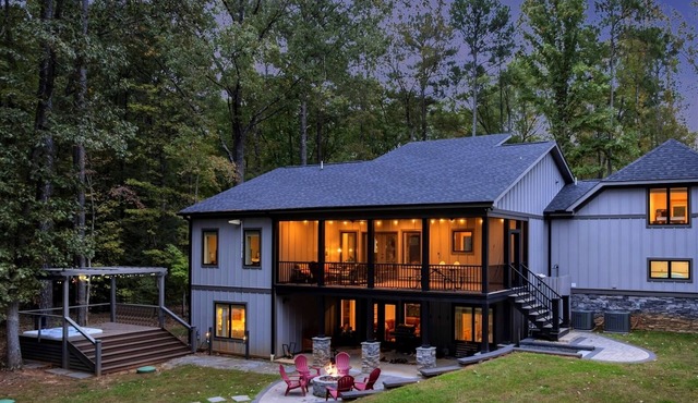 Loch Nest on Lake Gaston | Game Room | Boathouse