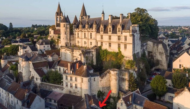 Loches lovely studio ideal for short stays! at the foot of the Logis Royal.