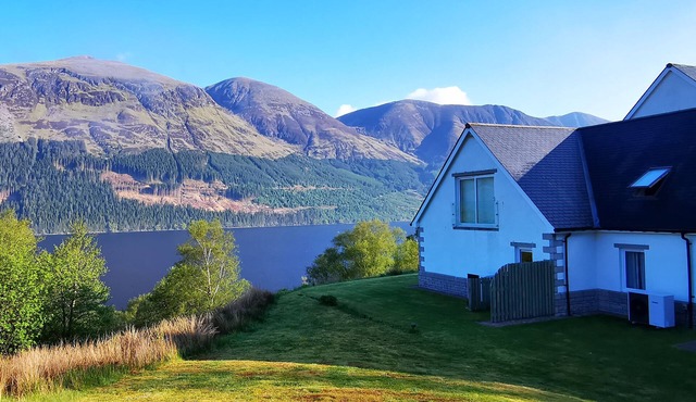 Lochside, 1 The Corries