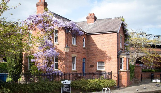 Lock Keepers Cottage - Detached House in the city