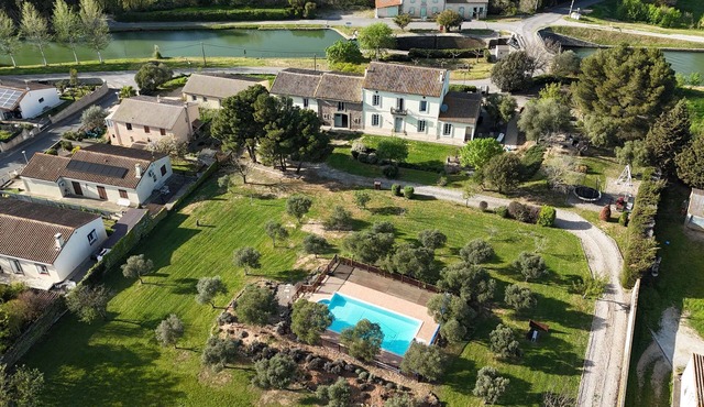 Lock view, newly renovated apartment on Canal Du Midi, near Carcassonne