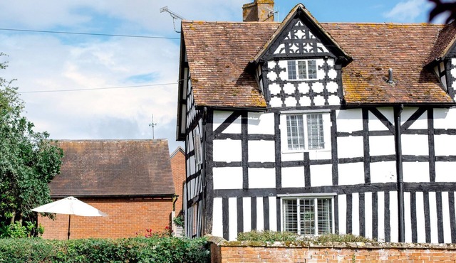 Locke's Cottage - sleeps 2 guests in 1 bedroom