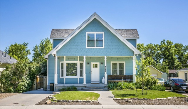 Locust Estates Luxury Home – Downtown Windsor