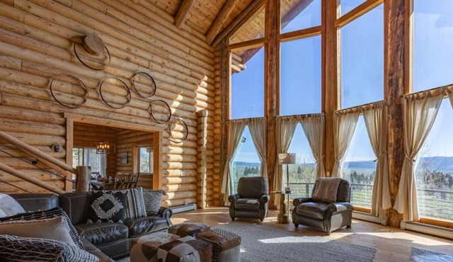 Lodestone Cabin in Star Valley Ranch, base of mtn!