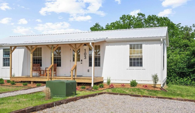 Lodge 103 at Eden Reserve—Safari Cabin Near Ark