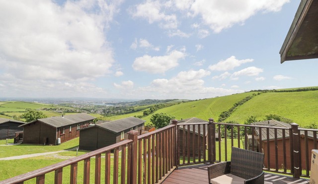 LODGE 16, family friendly, country holiday cottage in Millbrook