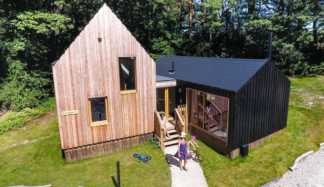 LODGE 19, family friendly, character holiday cottage in Corfe Castle