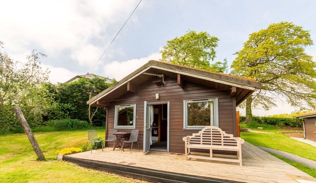 Lodge 2 - Hot Tub by Interhome