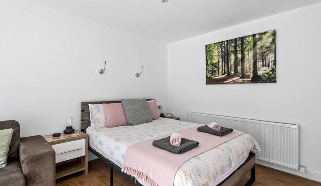 Lodge 2 - Lytton Tree Lodge