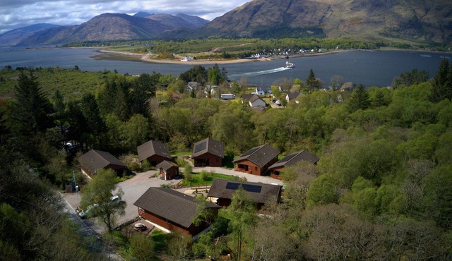 Lodge 2 - sleeps 6 guests in 3 bedrooms