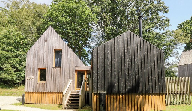 LODGE 21, family friendly, with hot tub in Corfe Castle