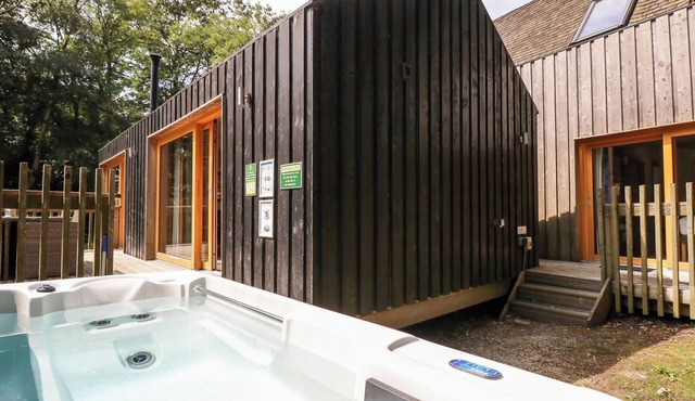 LODGE 22, family friendly, with hot tub in Corfe Castle