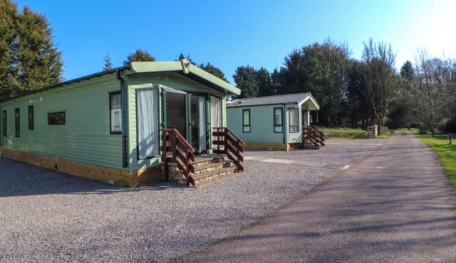 LODGE 3, family friendly, with a garden in Silverdale