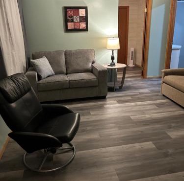 Lodge 305 Complete Fully Furnished House