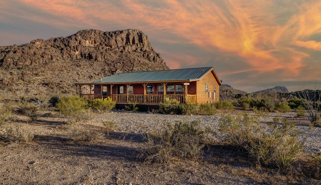 Lodge - 3Bedrooms + 2.5 Baths in Terlingua