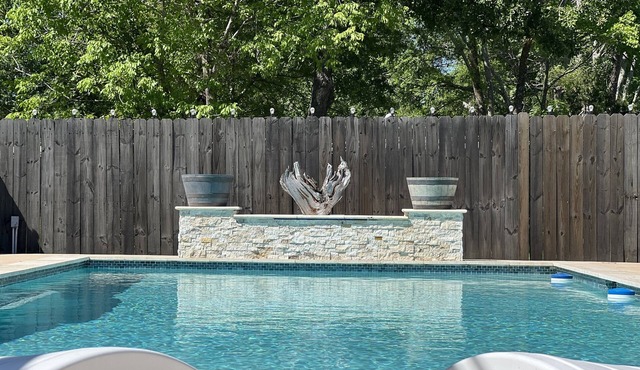 Lodge #4 w Pool, Game Room, 1/2 Mile to Boat Ramps