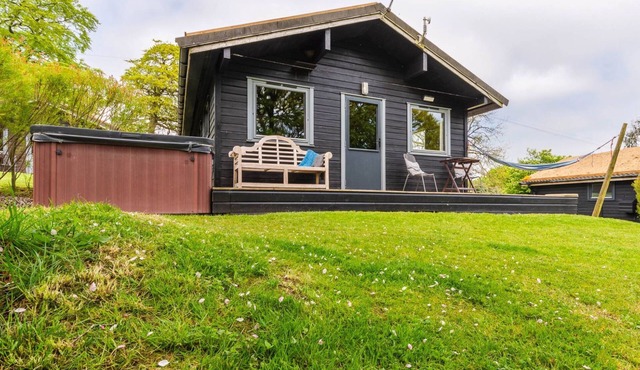 Lodge 6 - Hot Tub Lodge by Interhome