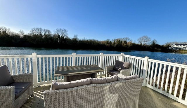 Lodge 66 Spring Lake Perfect Family Holiday Retreat in the Cotswold Water Park.
