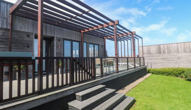 LODGE 83, GWEL AN MOR, family friendly, with hot tub in Portreath