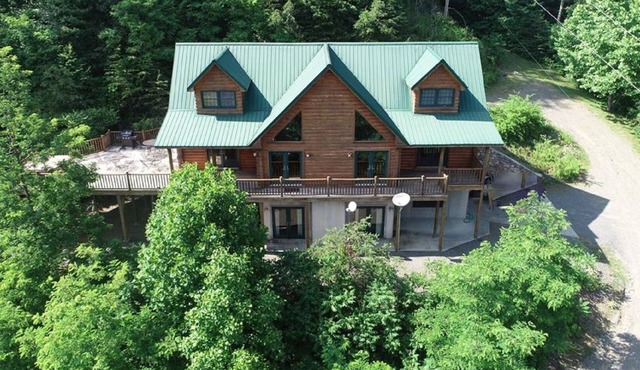 Lodge at Laurel Fork - Secluded Mountain Retreat on Cold Water Trout Stream