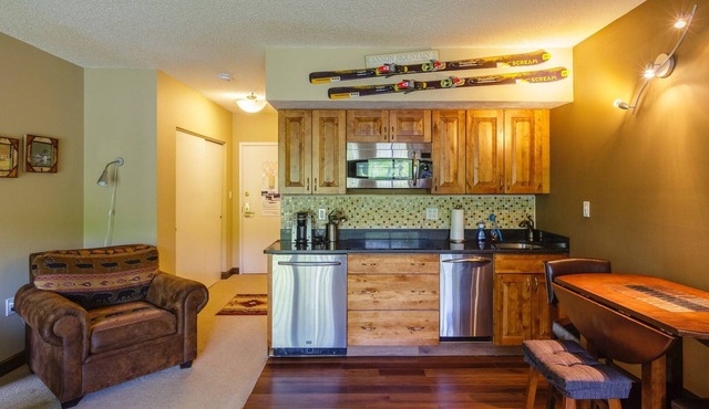 Lodge at Lincoln Station