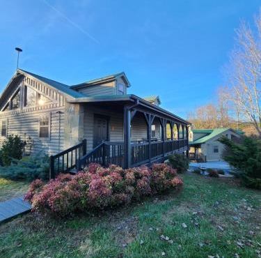 Lodge At Tellico