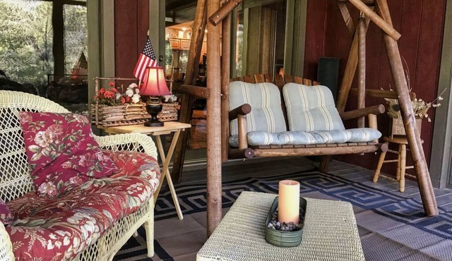 Lodge Between the Lakes - Memories are made here!