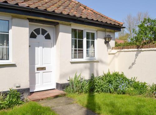 Lodge Cottage - B6008